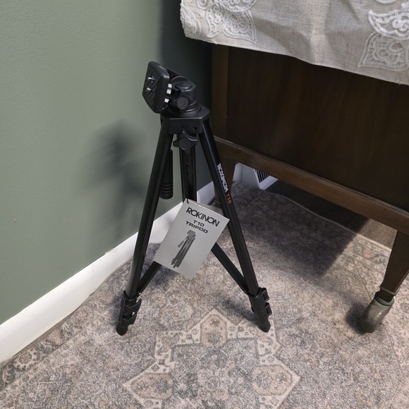 Rokinon T10 Camera Tripod - Picture 2 of 9